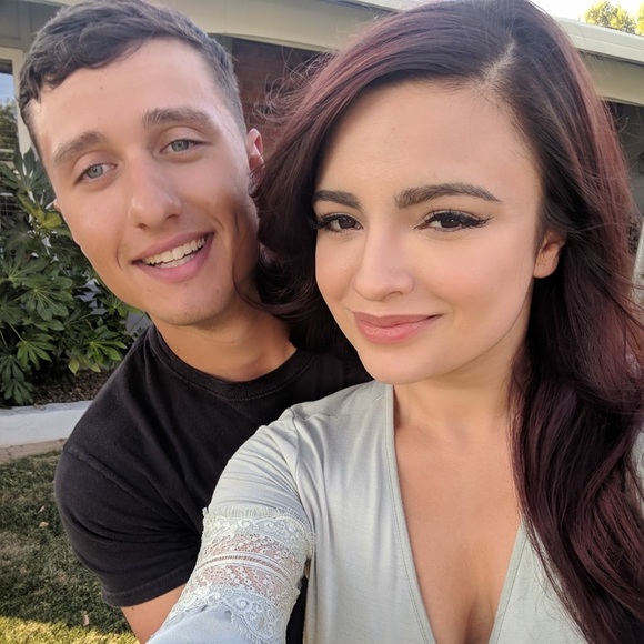 Meet your Posher, Chloe - Picture 2 of 3